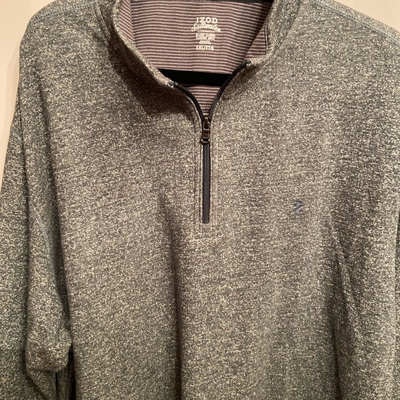 Men’s Izod 1/4 zip mock neck top - Picture 2 of 6